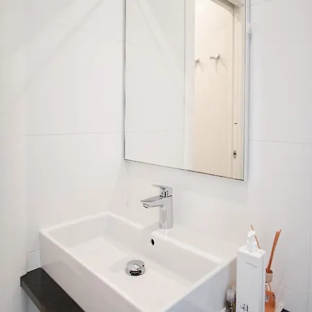 Cinque Terre Bridge Apartment La Spezia