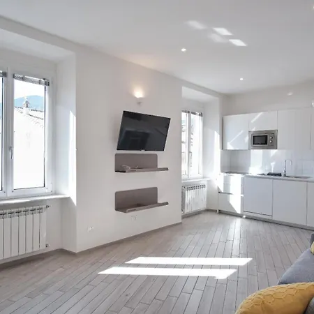 Cinque Terre Bridge Apartment *
