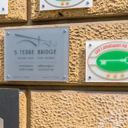 Cinque Terre Bridge Apartment *
